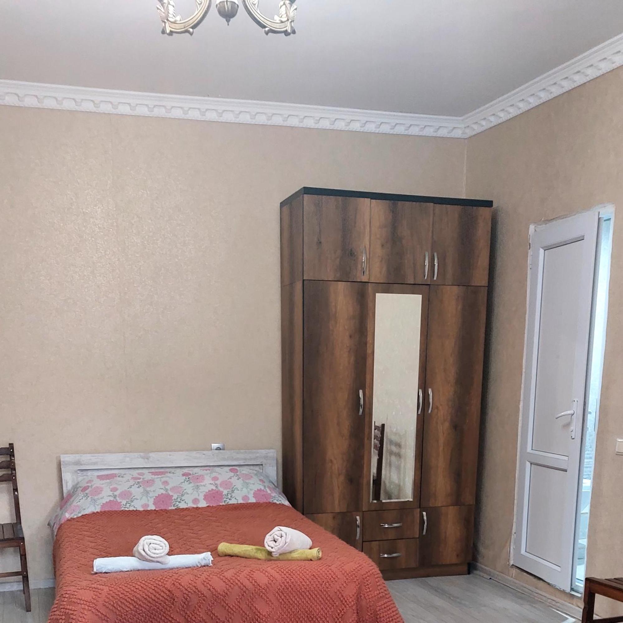 The White House Hotel Kasbegi Kamer foto