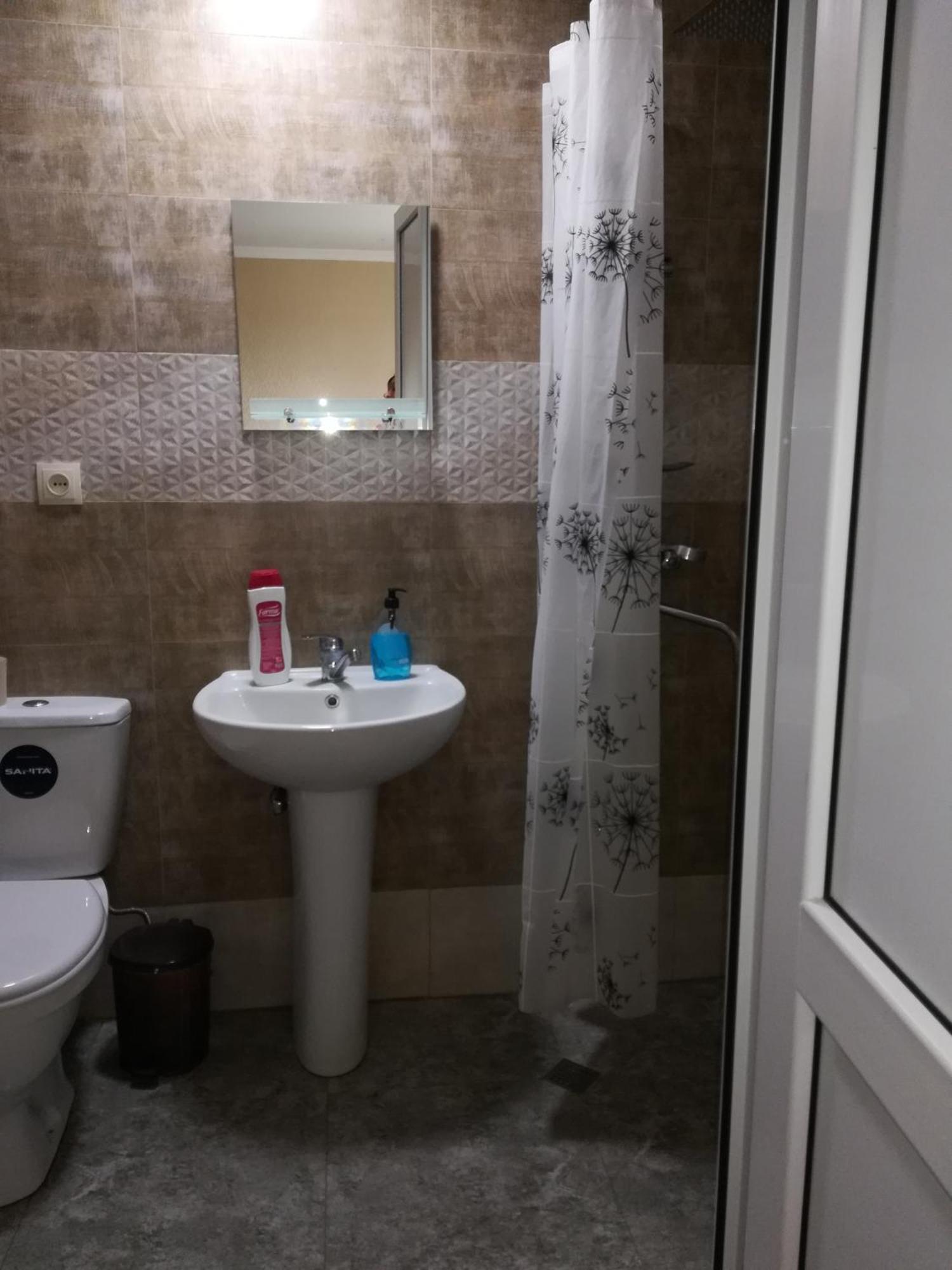 The White House Hotel Kasbegi Kamer foto